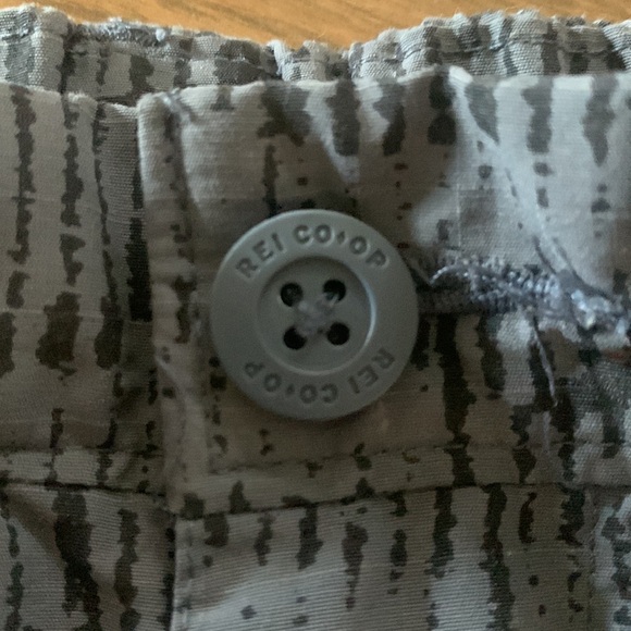 REI brand hiking shorts. Blue, Small, button close. - Picture 6 of 7